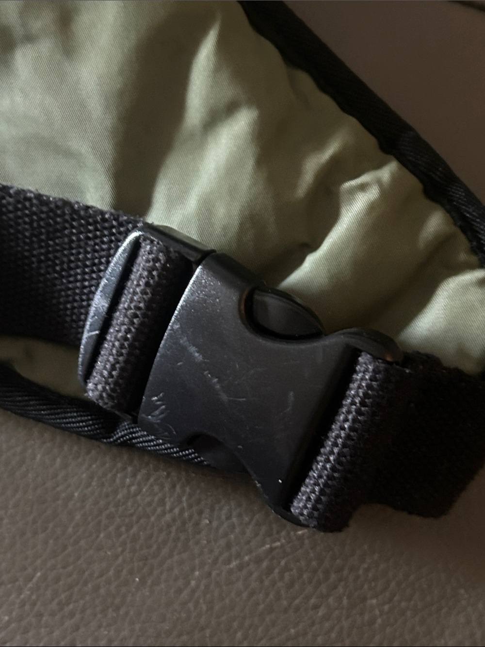 A.P.C. Olive Green Men's Waist Bag GUC - Picture 7 of 11